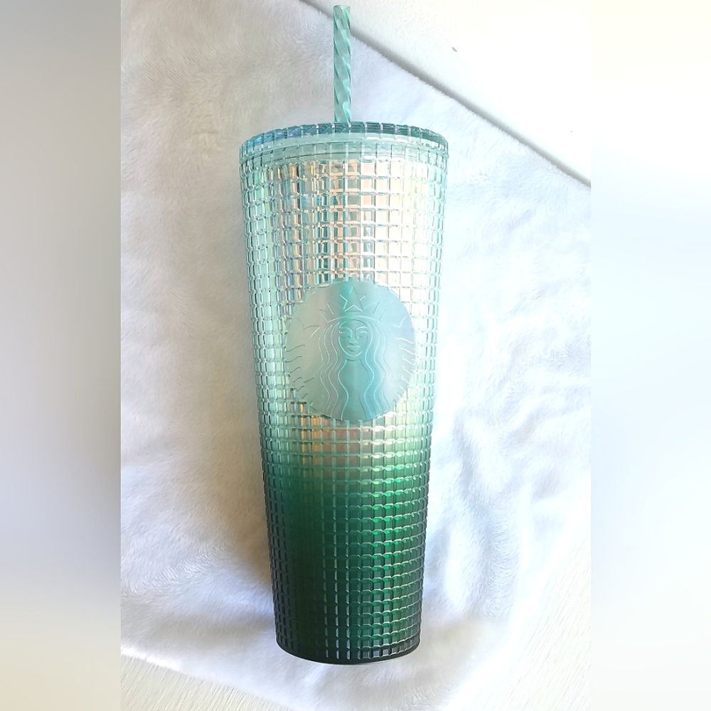 Starbucks Seasonal Green Ombre Grid 24oz Venti Tumbler - Picture 2 of 9